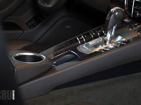 Used 2014 Porsche Panamera 4 image 28