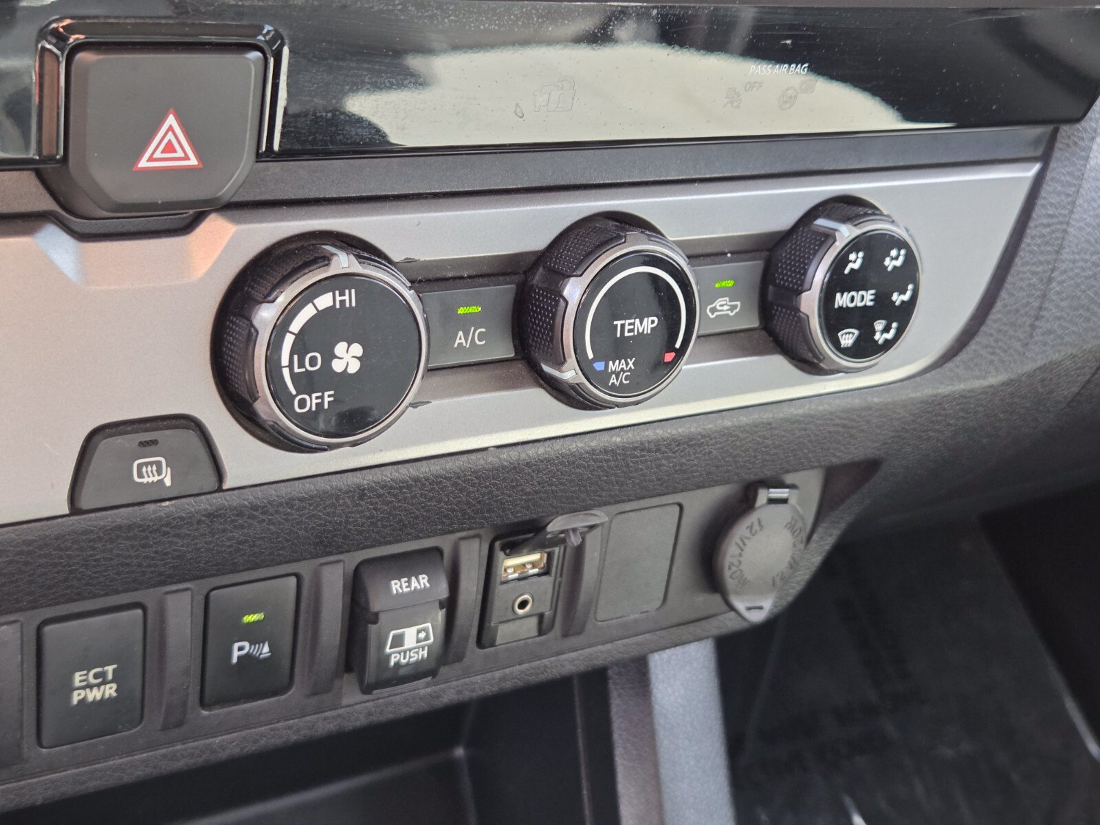 Used 2018 Toyota Tacoma SR5 RWD image 22