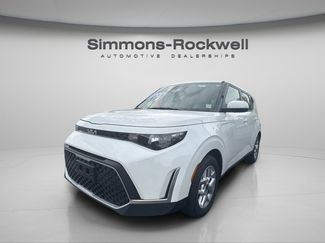 Used 2025 Kia Soul LX w/ LX Technology Package FWD video 1