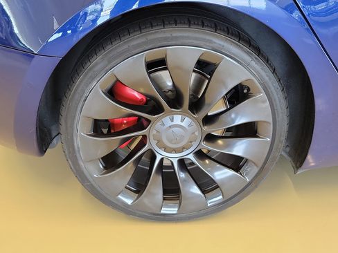 Used 2022 Tesla Model 3 Performance AWD/4WD image 9