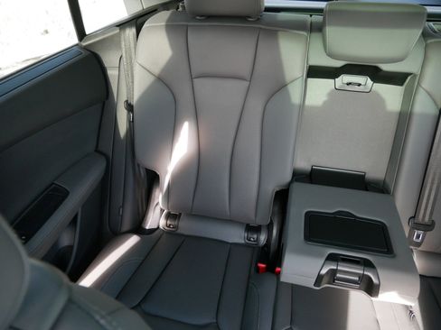 Used 2022 Audi Q8 Prestige image 12