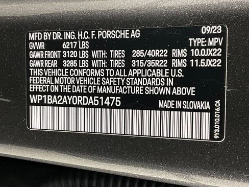 Used 2024 Porsche Cayenne Coupe image 30