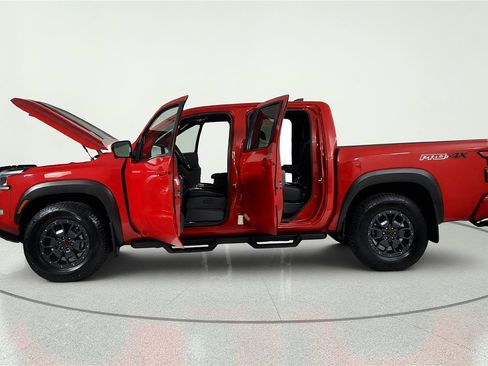 Used 2023 Nissan Frontier PRO-4X w/ Pro-4X Premium Package AWD/4WD image 11