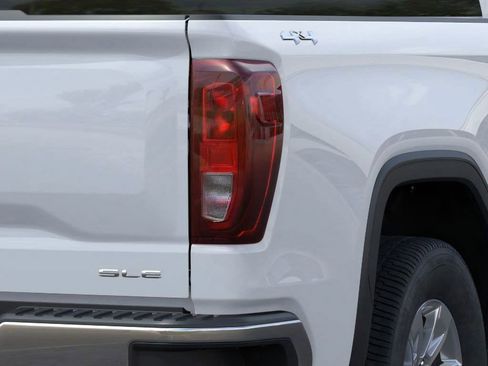 New 2026 GMC Sierra 1500 SLE image 11