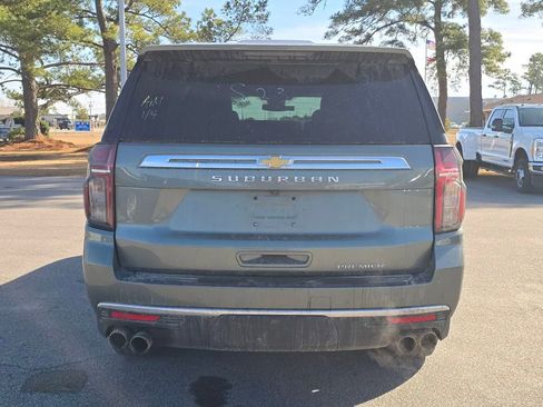 Used 2023 Chevrolet Suburban Premier image 4