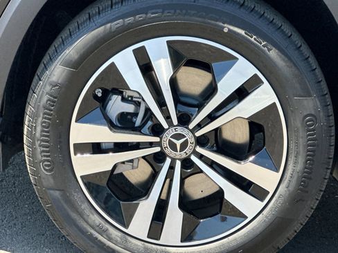 New 2025 Mercedes-Benz GLB 250 4MATIC image 30