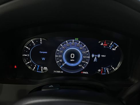 Used 2018 Cadillac Escalade Platinum AWD/4WD image 24