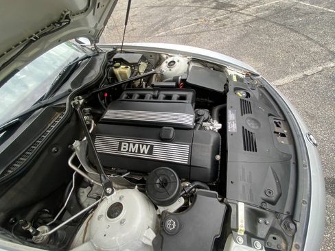 Used 2005 BMW Z4 2.5i RWD image 41