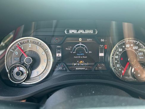 Used 2022 RAM 1500 Limited w/ Body Color Bumper Group AWD/4WD image 7