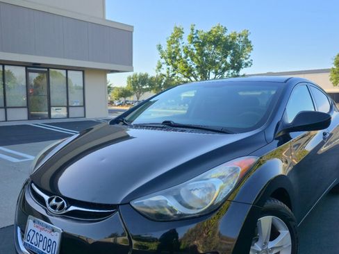 Used 2013 Hyundai Elantra GLS w/ Preferred Pkg FWD image 5