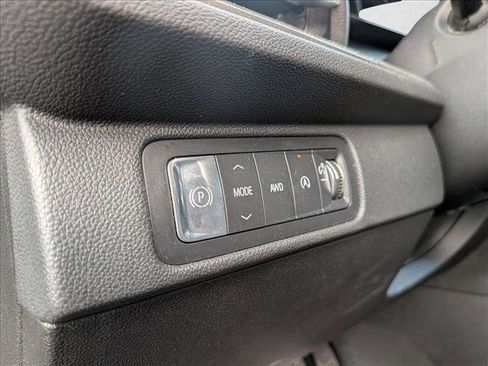 Used 2024 Chevrolet Traverse LT AWD/4WD image 13