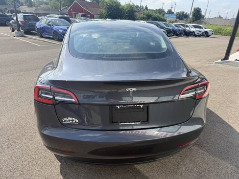 Used 2019 Tesla Model 3 Standard Range Plus RWD image 9