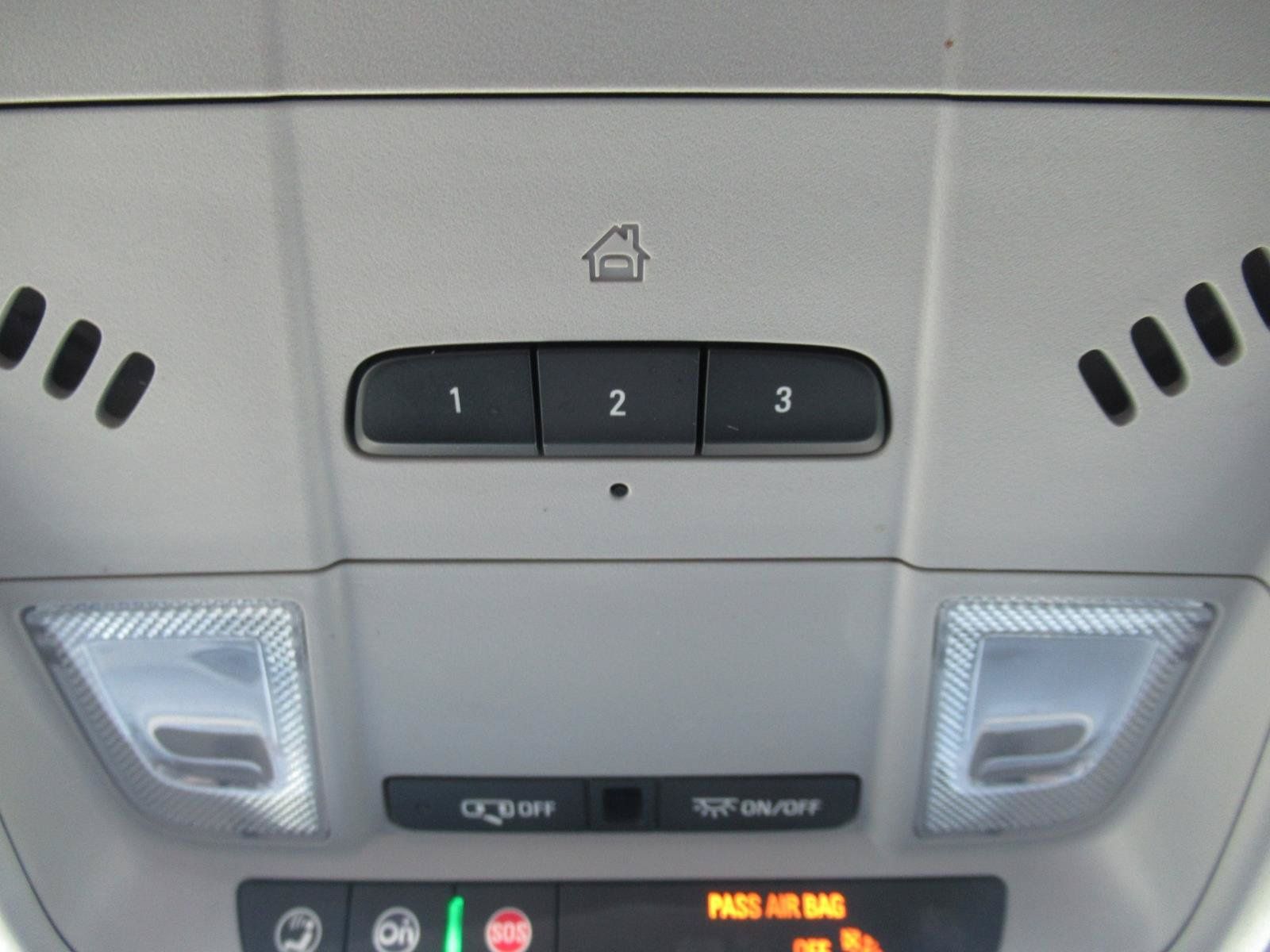 Used 2020 Chevrolet Equinox Premier FWD image 31