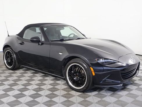 Used 2017 MAZDA MX-5 Miata Sport RWD image 3