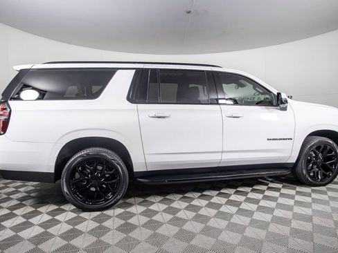 Used 2022 Chevrolet Suburban RST w/ Sport Performance Package image 5