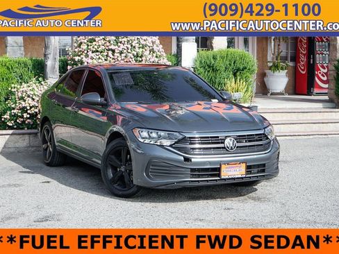 Used 2022 Volkswagen Jetta SE FWD image 1