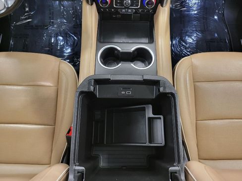 Used 2021 Chevrolet Tahoe Premier AWD/4WD image 18