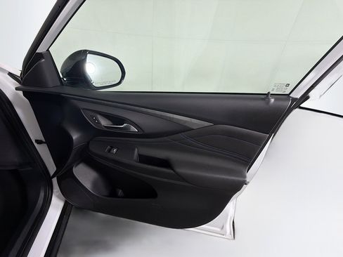 Used 2025 Buick Envista Sport Touring FWD image 30