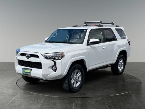 Used 2019 Toyota 4Runner SR5 AWD/4WD image 4
