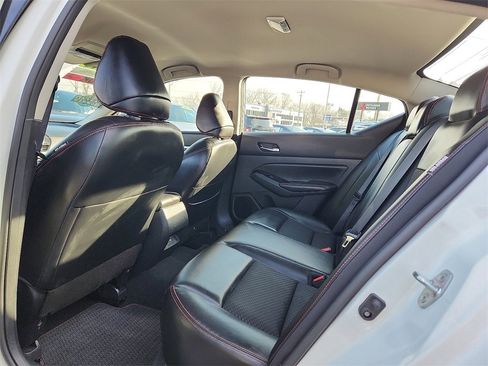 Used 2023 Nissan Altima 2.5 SR image 10