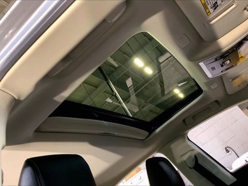 Used 2025 Lexus ES 350 w/ Premium Package image 13