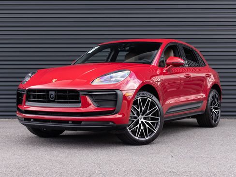Certified 2026 Porsche Macan AWD/4WD image 1