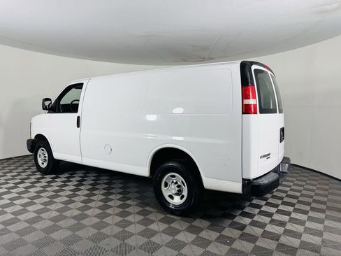 Used 2015 Chevrolet Express 2500 RWD image 14