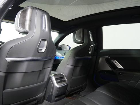 Used 2025 BMW i7 eDrive50 image 16