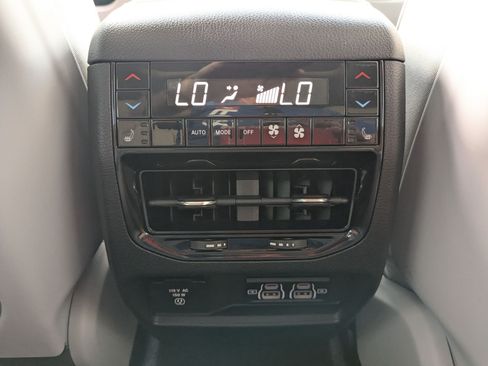 Used 2022 Jeep Grand Cherokee Summit w/ Adv Protech Group IV AWD/4WD image 35