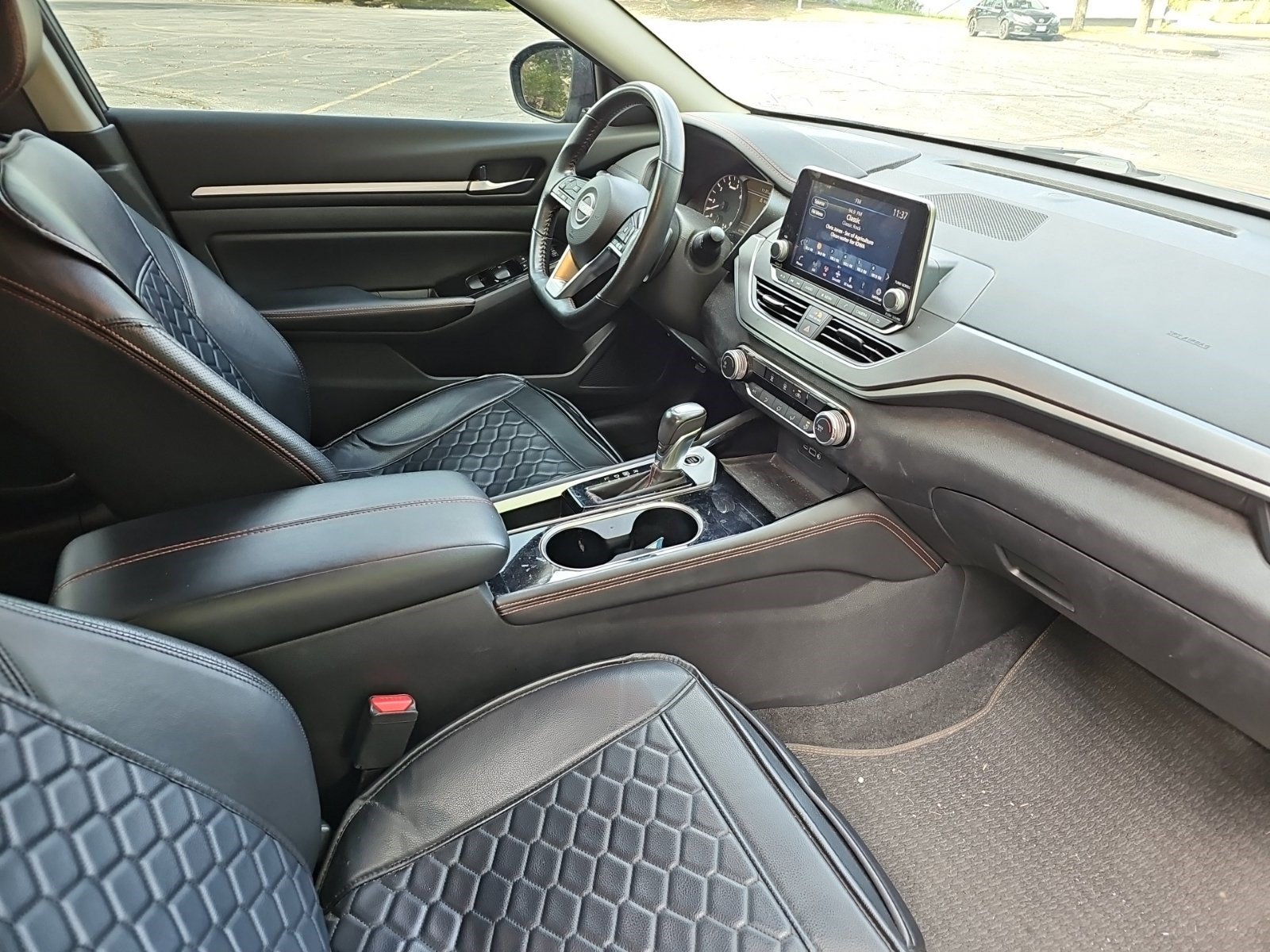 Used 2024 Nissan Altima 2.5 SR FWD image 10