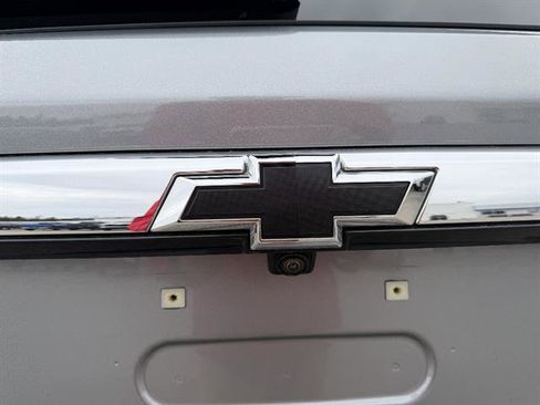 Used 2023 Chevrolet Traverse LT image 24