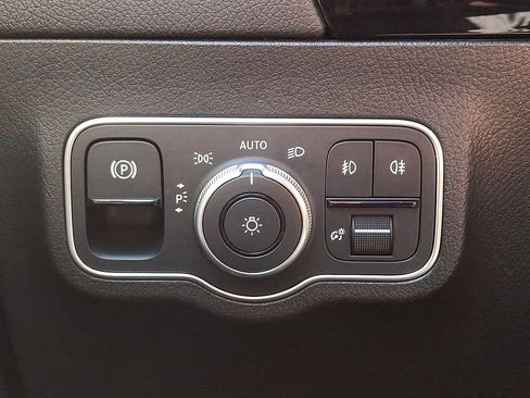 Used 2025 Mercedes-Benz GLA 250 image 24