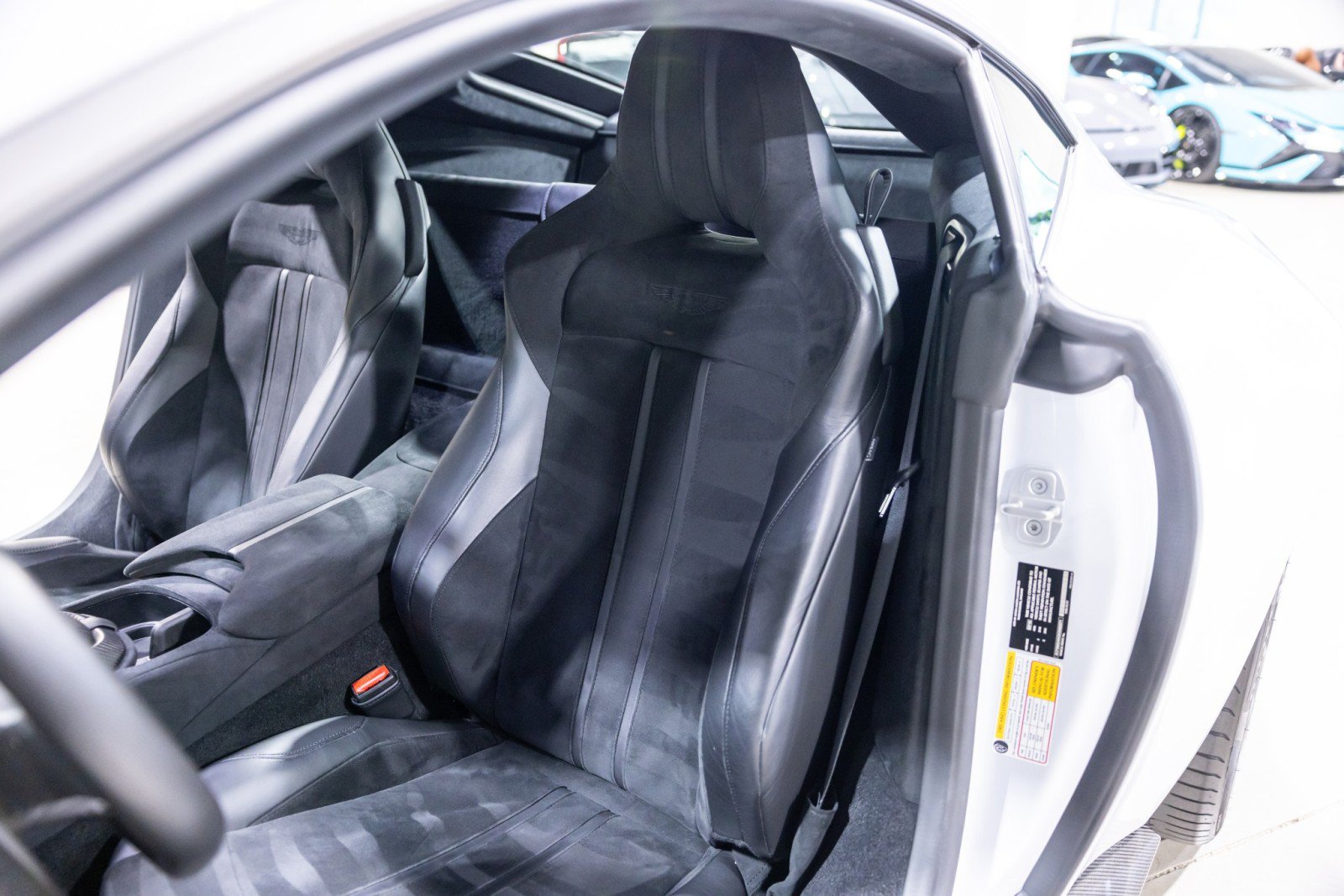 Used 2019 Aston Martin V8 Vantage Coupe RWD image 42