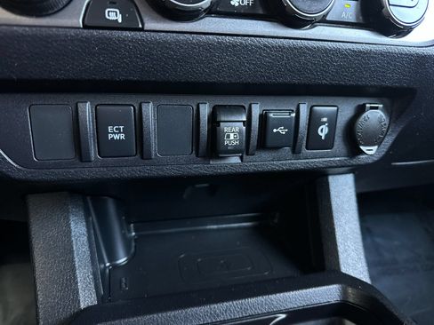 Used 2023 Toyota Tacoma TRD Off-Road w/ Black Out Package (TMS) AWD/4WD image 26