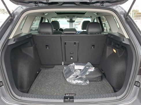 Certified 2023 Volkswagen Taos SE w/ Panoramic Sunroof Package image 29