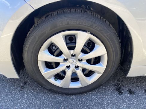 Used 2025 Toyota Corolla LE image 14