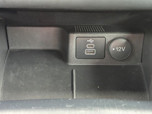 Used 2025 Ford Escape Active AWD/4WD image 18