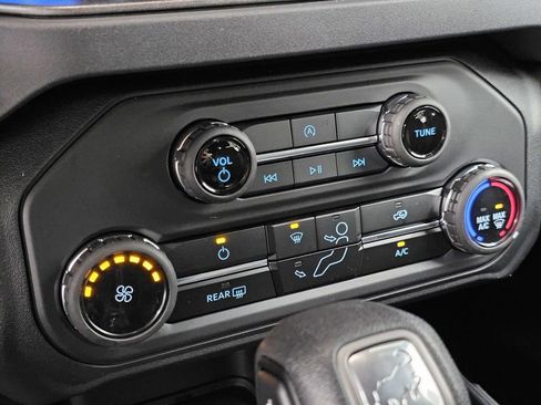 New 2025 Ford Bronco 4-Door AWD/4WD image 16