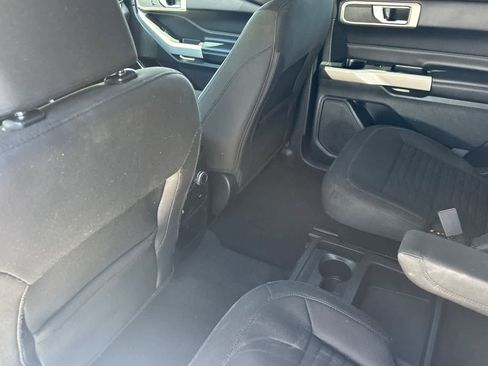 Used 2021 Ford Explorer XLT RWD image 5