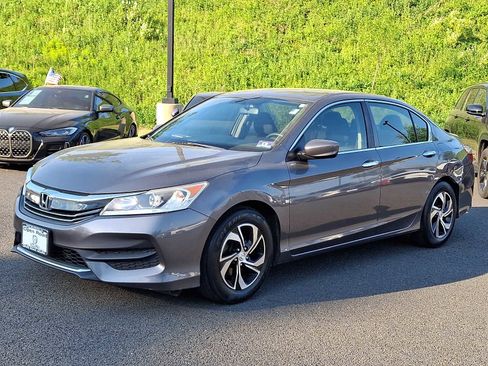 Used 2017 Honda Accord LX image 3