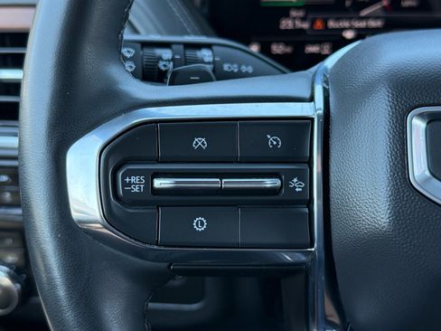 Used 2025 GMC Yukon Denali AWD/4WD image 15