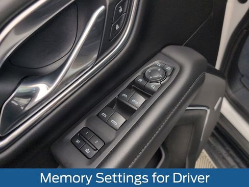 Used 2023 Chevrolet Tahoe LT w/ Luxury Package image 40