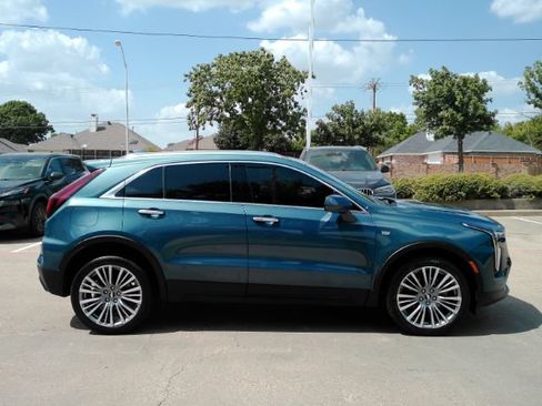 Used 2024 Cadillac XT4 Premium Luxury FWD image 5
