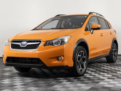 Used 2015 Subaru Crosstrek 2.0i Limited w/ Popular Package #2 AWD/4WD image 2