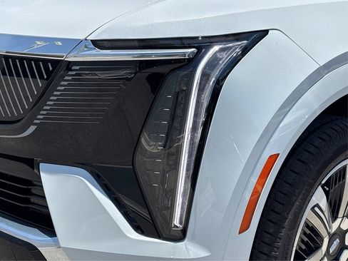 New 2026 Cadillac Escalade IQ Luxury 1 w/ LPO, Etrunk Organizer Package AWD/4WD image 13