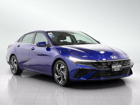 Used 2025 Hyundai Elantra SEL FWD image 7