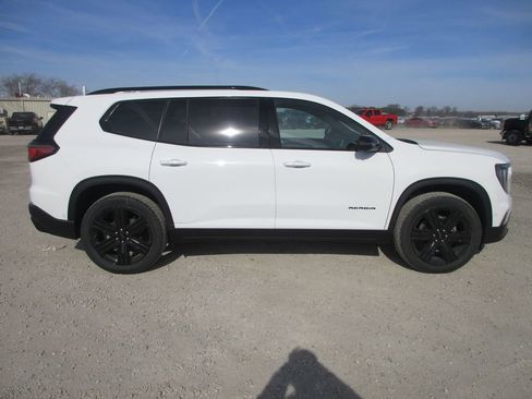 New 2026 GMC Acadia Elevation image 3