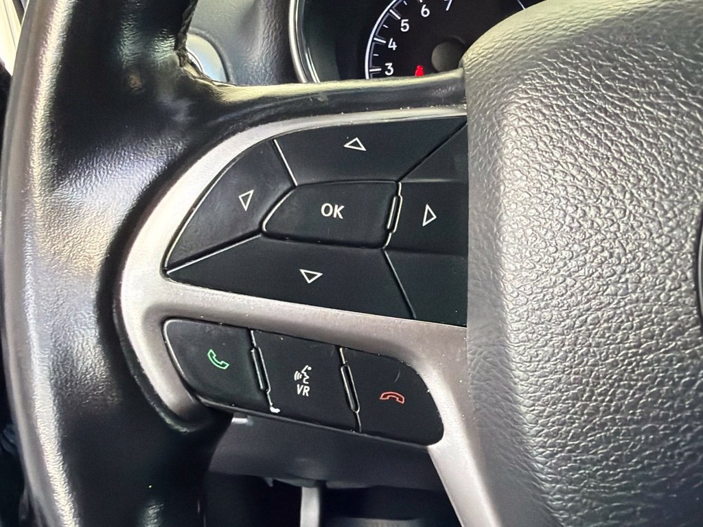 Used 2021 Jeep Grand Cherokee Laredo X RWD image 48