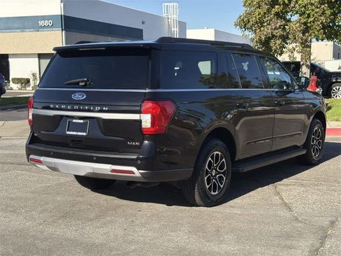 Used 2024 Ford Expedition Max XLT image 4