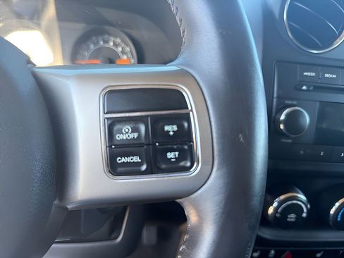 Used 2015 Jeep Patriot Latitude image 26